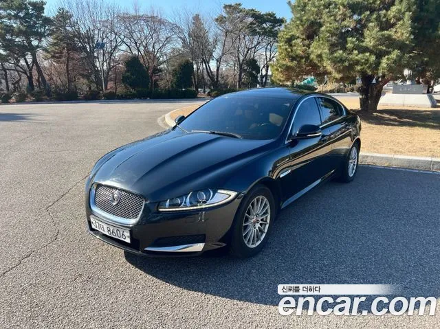 Jaguar XF 2014 thumb 3