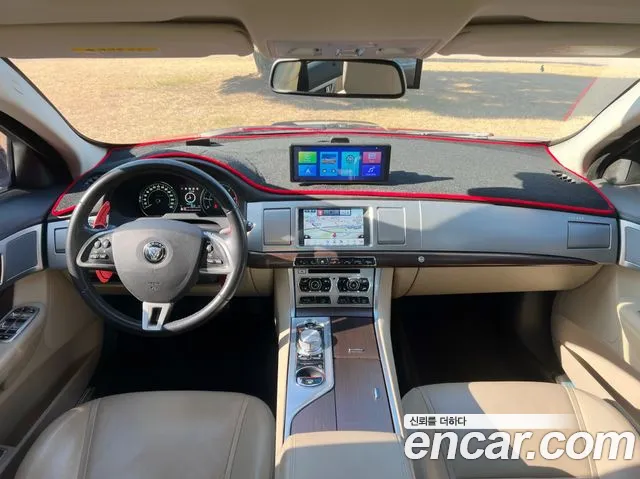 Jaguar XF 2014 thumb 7