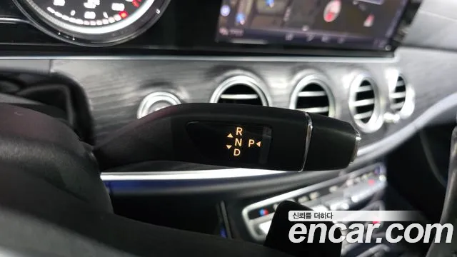 Mercedes-Benz E-Класс 2020 thumb 9