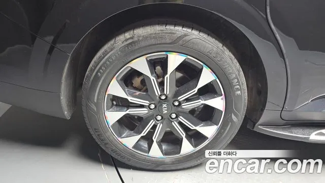 Kia Carnival 2021 thumb 5