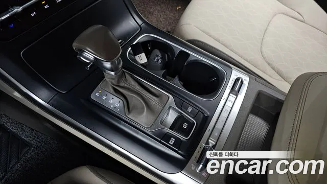 Kia Carnival 2021 thumb 9