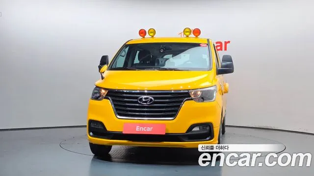 Hyundai Starex 2018 thumb 3