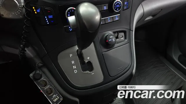 Hyundai Starex 2017 thumb 9