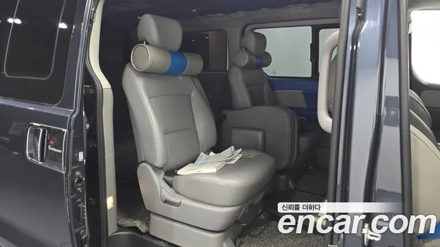 Hyundai Starex 2017 thumb 12