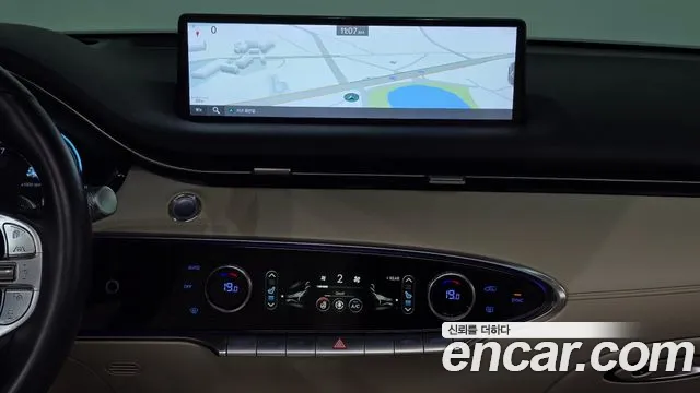 Genesis GV70 2021 thumb 12