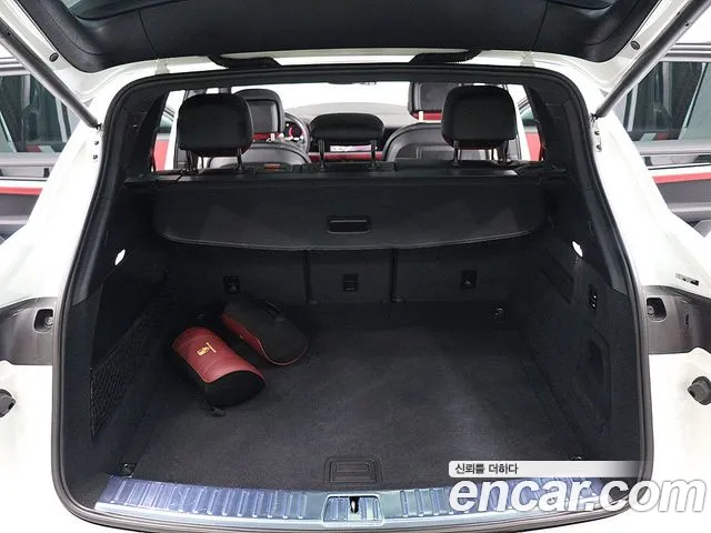 Porsche Cayenne 2024 thumb 5