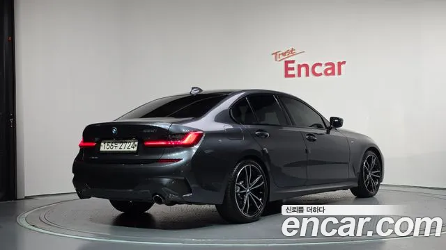 BMW 3-Series 2019 thumb 2