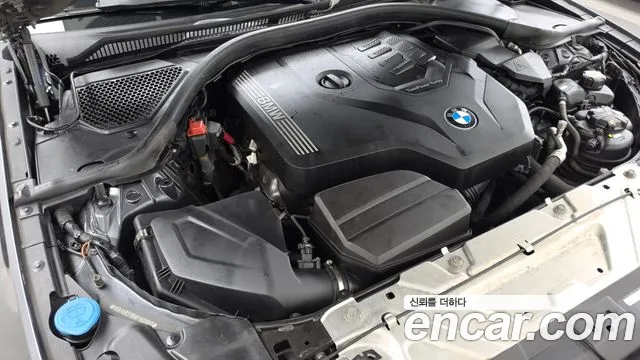 BMW 3-Series 2019 thumb 6