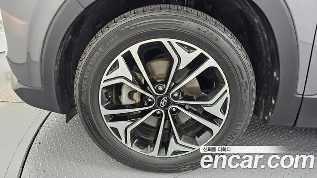 Hyundai Santa Fe 2018 thumb 4