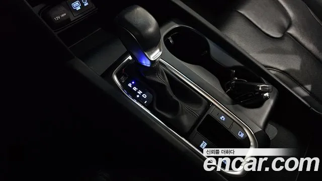 Hyundai Santa Fe 2018 thumb 8