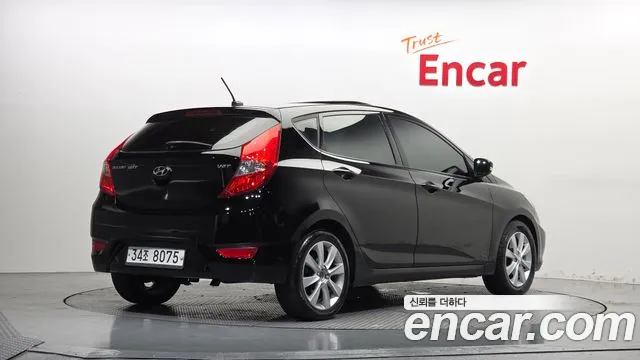 Hyundai Accent 2012 thumb 2