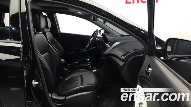 Hyundai Accent 2012 thumb 12