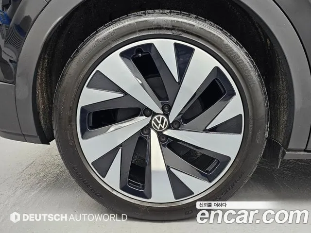 Volkswagen ID.4 2023 thumb 5