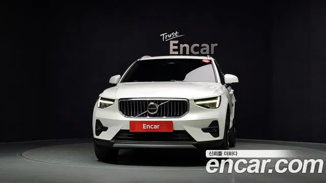 Volvo XC40 2023 thumb 3