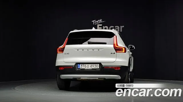 Volvo XC40 2023 thumb 4