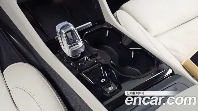 Volvo XC40 2023 thumb 9