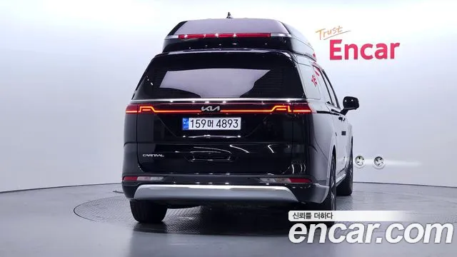 Kia Carnival 2023 thumb 4