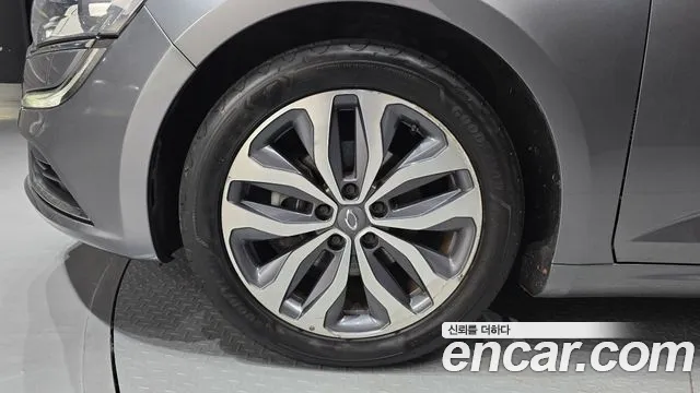 Renault-KoreaSamsung Megane 2016 thumb 5