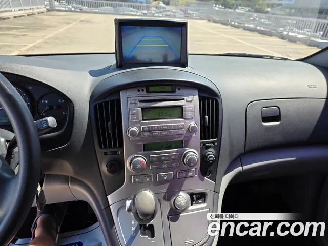 Hyundai Starex 2013 thumb 10
