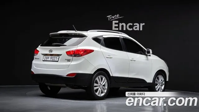 Hyundai Tucson 2010 thumb 2