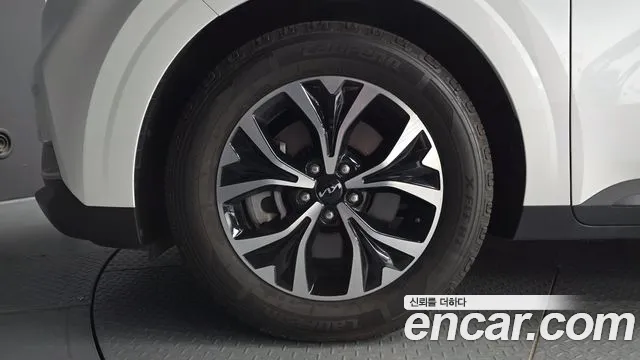 Kia Carnival 2023 thumb 5