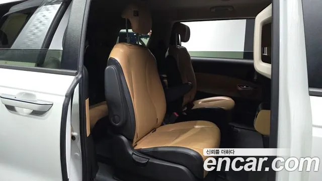 Kia Carnival 2023 thumb 12