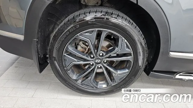 Hyundai Santa Fe 2018 thumb 5