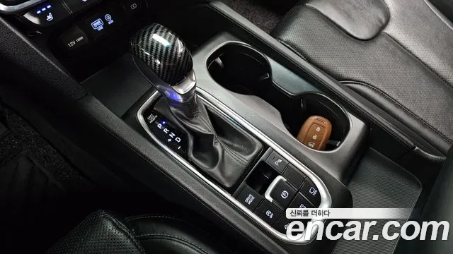 Hyundai Santa Fe 2018 thumb 9