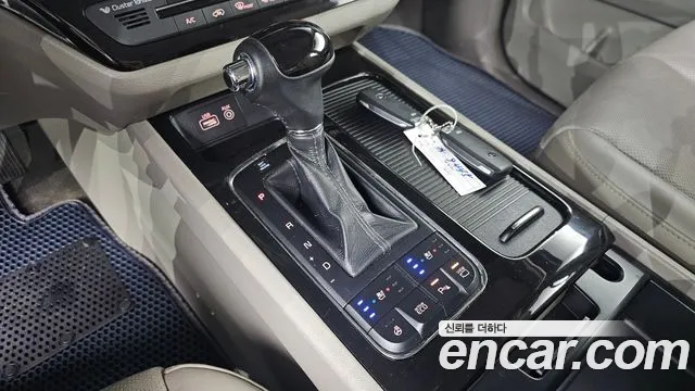 Kia Carnival 2015 thumb 9
