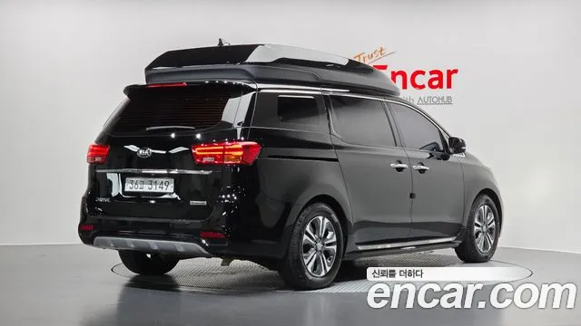 Kia Carnival 2019 thumb 2