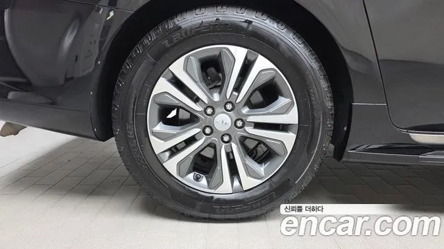 Kia Carnival 2019 thumb 5