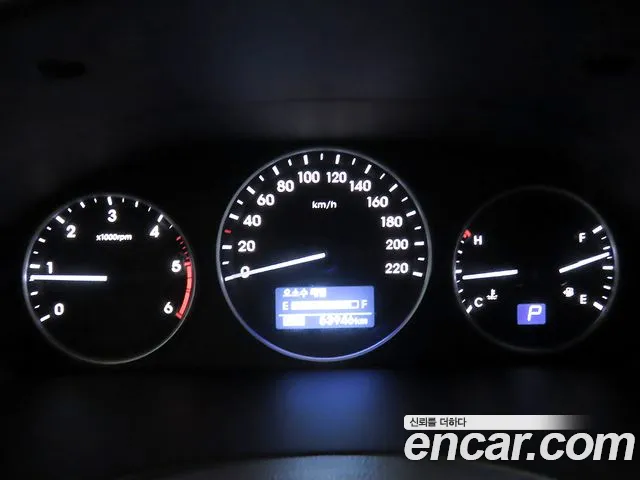 Hyundai Starex 2020 thumb 9