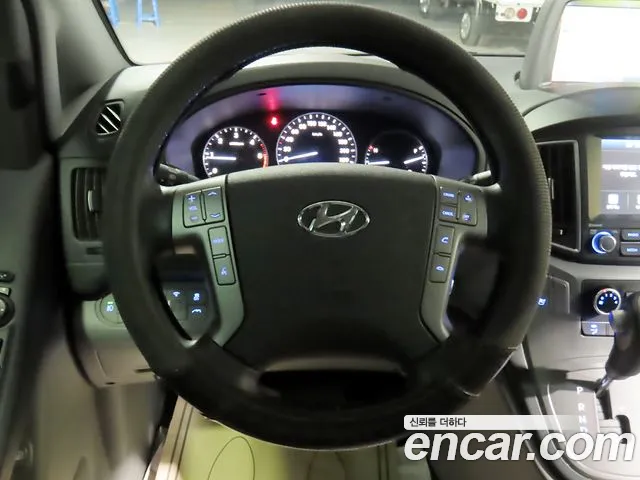 Hyundai Starex 2020 thumb 10