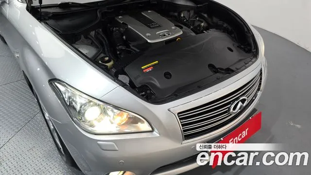 Infiniti M 2010 thumb 6