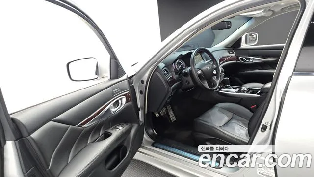 Infiniti M 2010 thumb 10