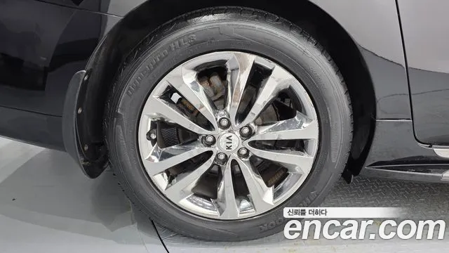 Kia Carnival 2017 thumb 5