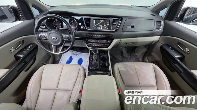 Kia Carnival 2017 thumb 7