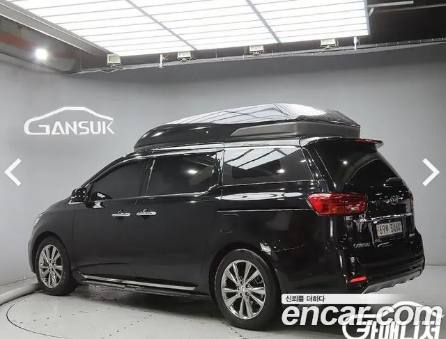 Kia Carnival 2018 thumb 3