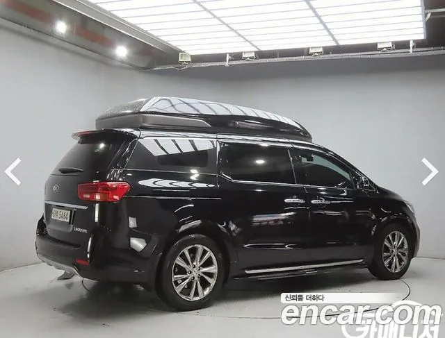 Kia Carnival 2018 thumb 4