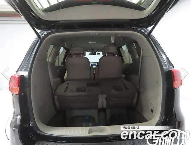 Kia Carnival 2018 thumb 10