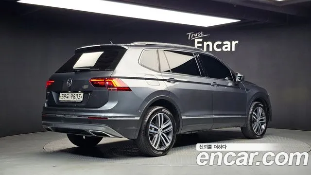 Volkswagen Tiguan 2018 thumb 2