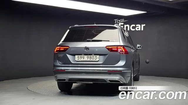 Volkswagen Tiguan 2018 thumb 4