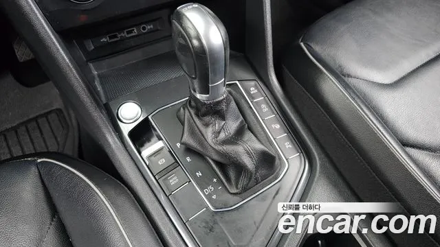 Volkswagen Tiguan 2018 thumb 9