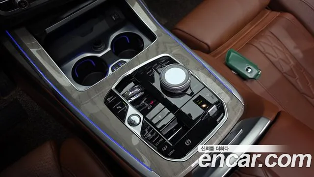 BMW X7 2023 thumb 9