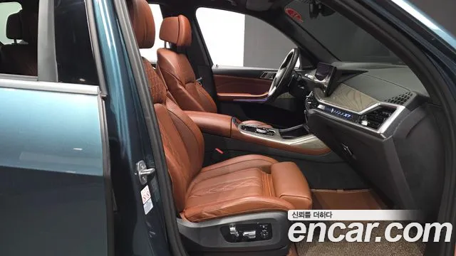 BMW X7 2023 thumb 11