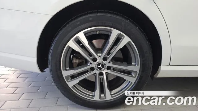 Mercedes-Benz E-Класс 2022 thumb 5