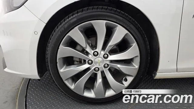 ChevroletGMDaewoo Malibu 2017 thumb 5