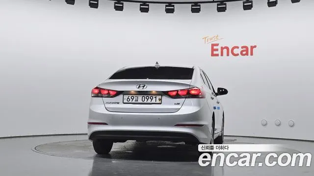 Hyundai Avante 2016 thumb 4