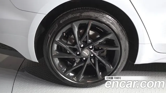 Genesis G70 2022 thumb 5