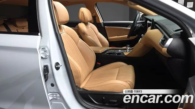 Genesis G70 2022 thumb 11